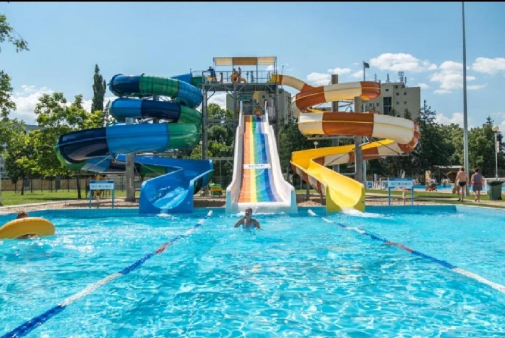 אגר Cehmesterek Apartman מראה חיצוני תמונה