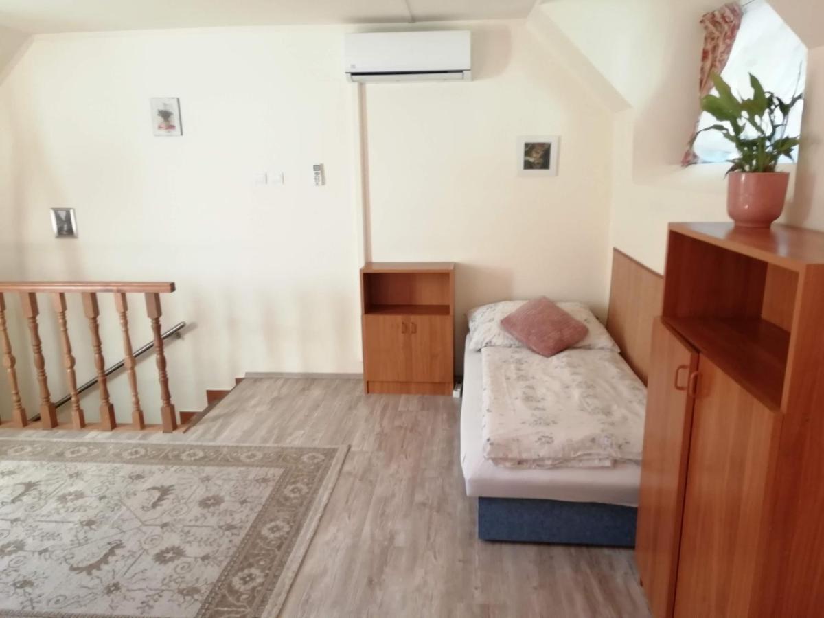 אגר Cehmesterek Apartman מראה חיצוני תמונה