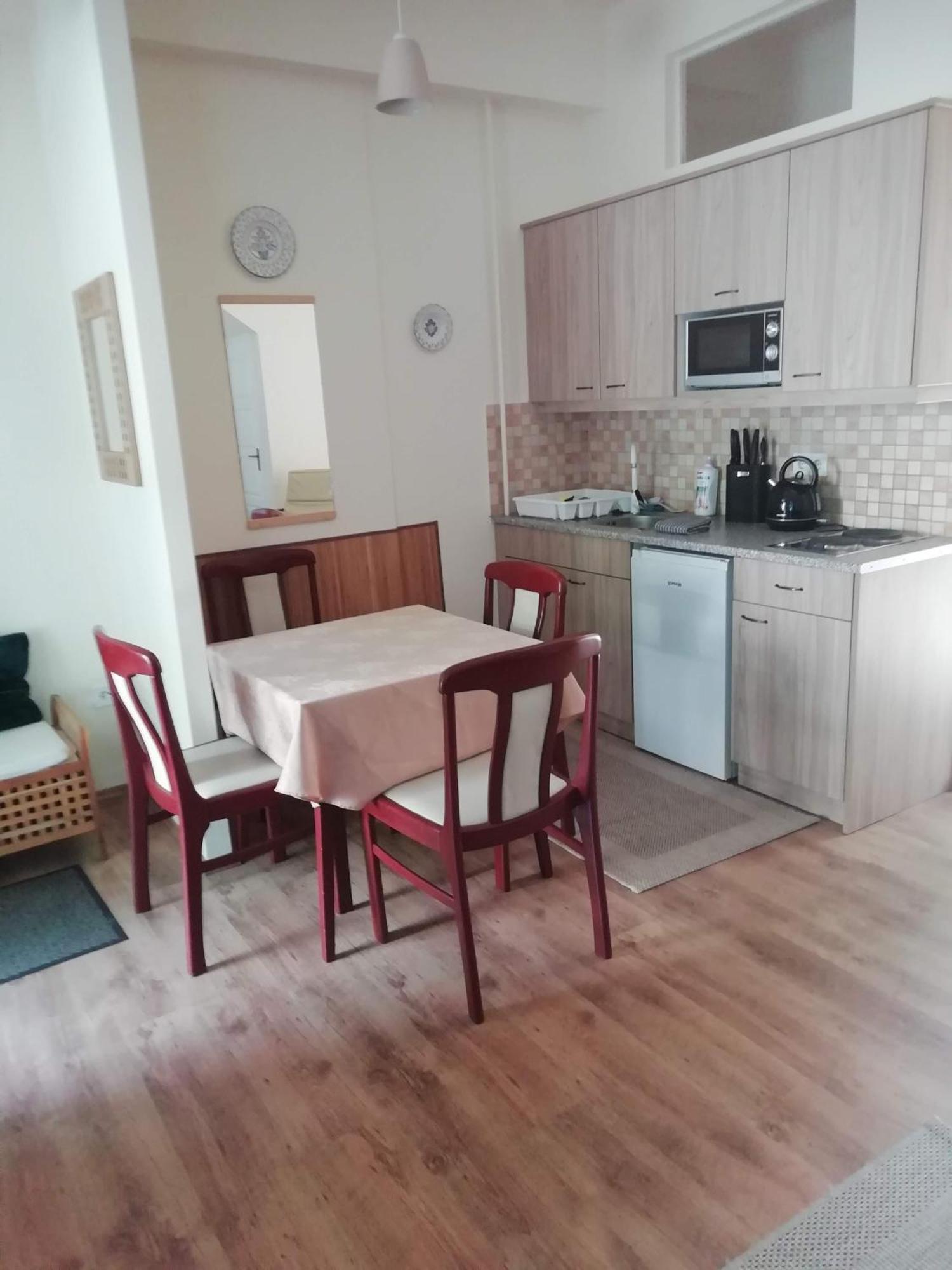 אגר Cehmesterek Apartman מראה חיצוני תמונה